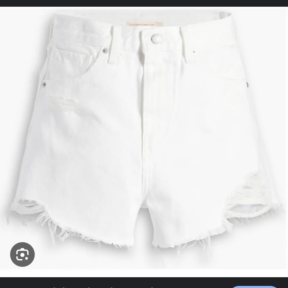 NWOT Levi’s High Waisted Mom Shorts